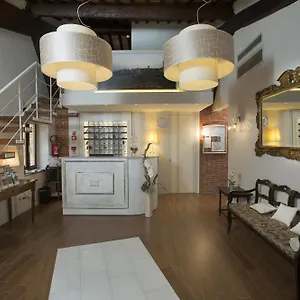  Otel Alma Domus